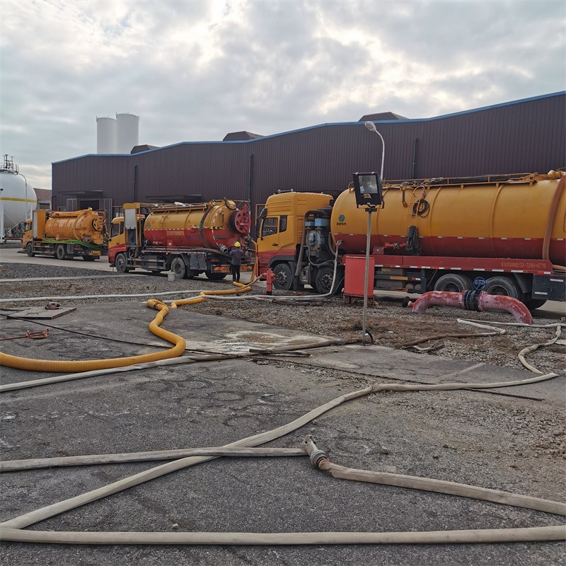 灵武污水池清理