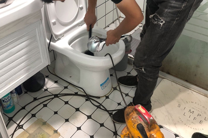 灵武马桶堵塞自己疏通还是找师傅?专业上门服务让你省时更省心